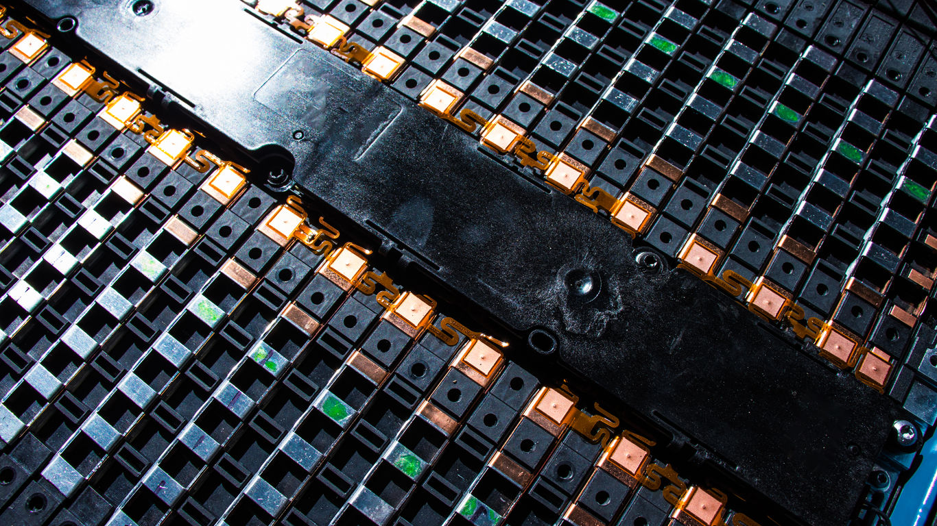 Lithium ion battery modules; concept of EV batteries maintenance